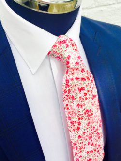 Liberty-Print-Pink-Daisy-Floral-Tie-and-Handkerchief